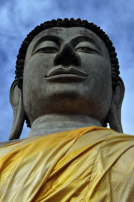 Immense bouddha