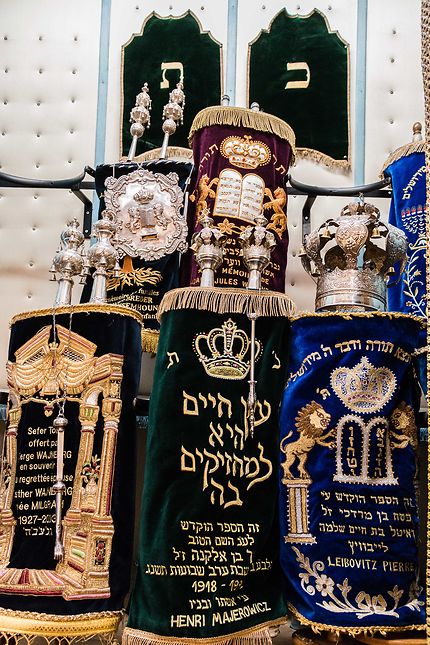 Lyon - Grande Synagogue - Les rouleaux de la Torah