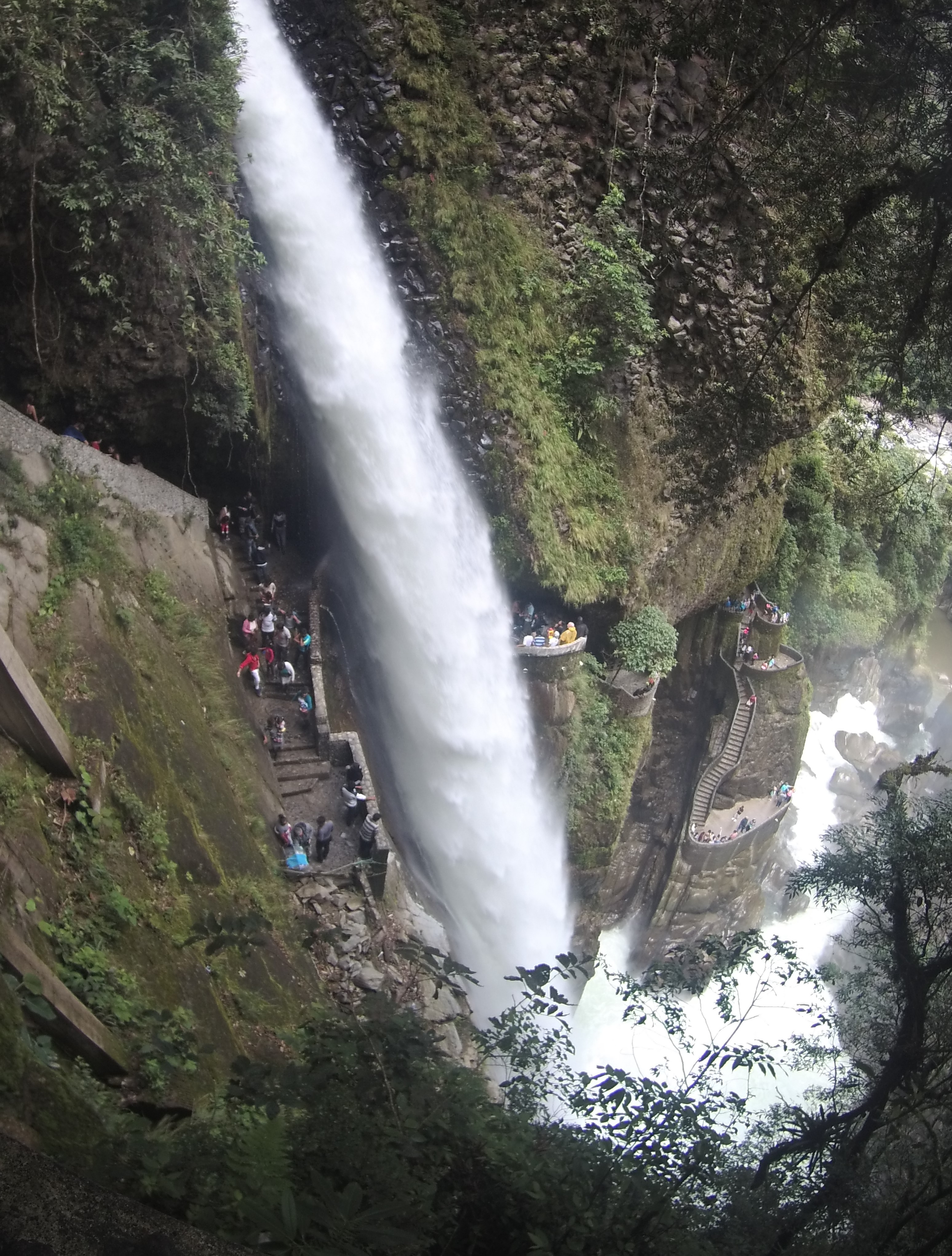 Cascade Pailon del Diablo Cascade Pailon del Diablo