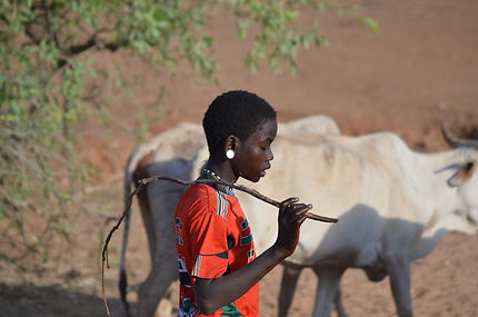 Jeune gardien de troupeau à Samburu
