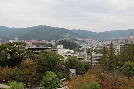 Vue de la ville de Nagasaki au loin