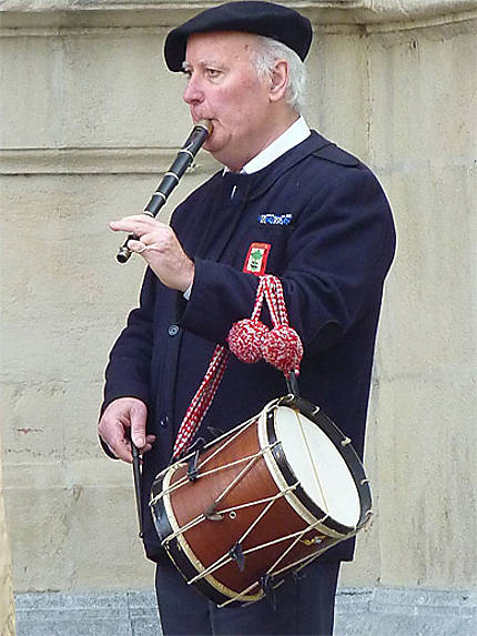Basque et musicien