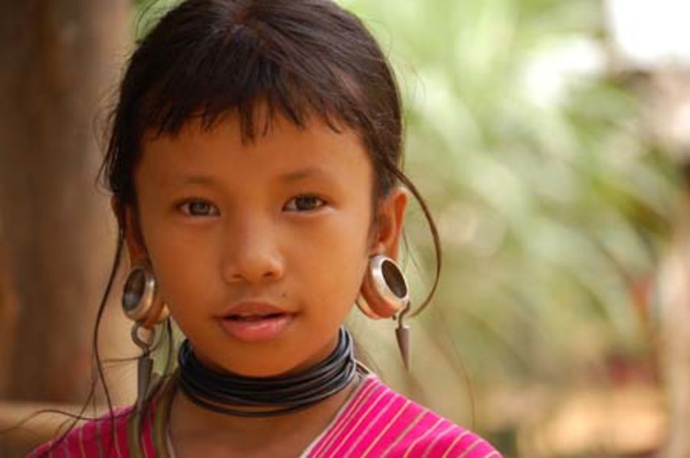 Jeune fille de la tribu des &quot;big ears&quot;