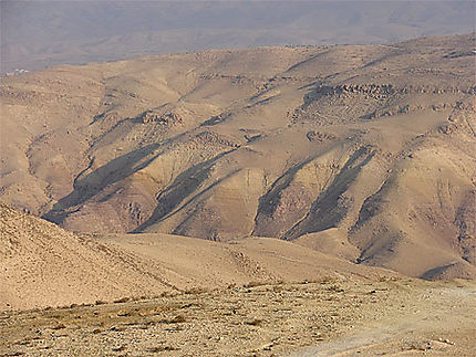 Vue des collines désertiques, à proximité du Mont Nébo