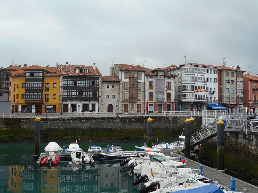 Llanes