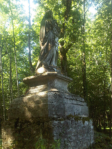 Statue de la vierge Statue de la vierge