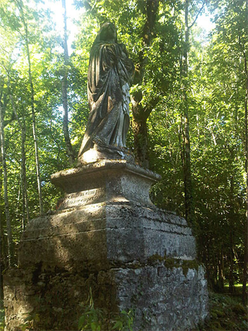 Statue de la vierge