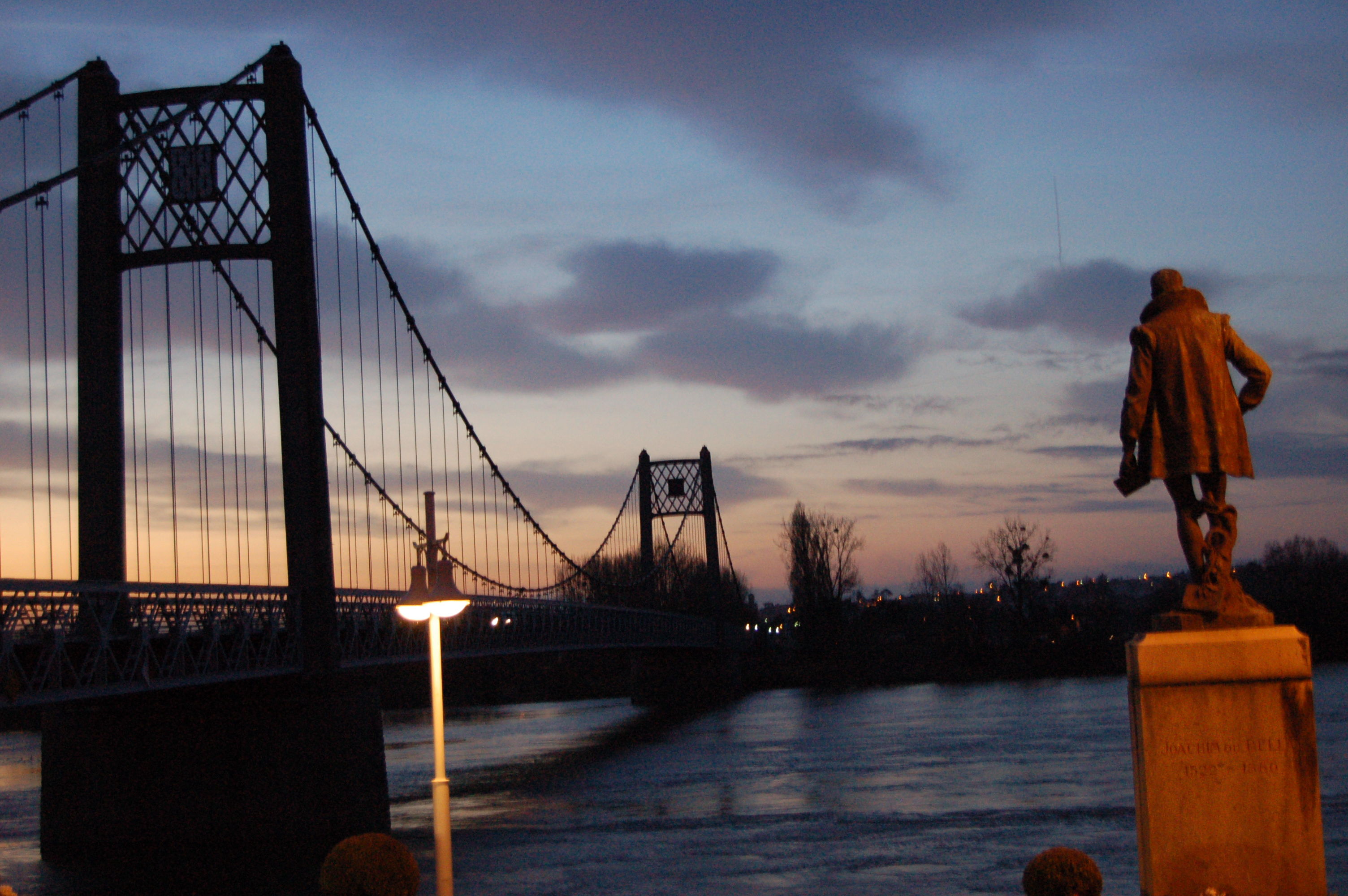 Le pont d'Ancenis, à l'aube