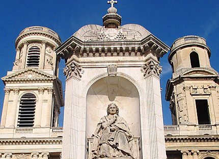 Eglise Saint Sulpice et sa fontaine (détails) 
