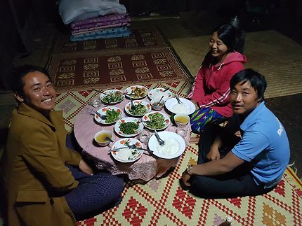 Dîner chez une famille birmane 