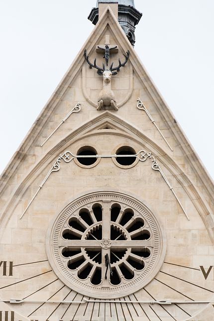 Cerf et cadran solaire, Église Saint-Eustache