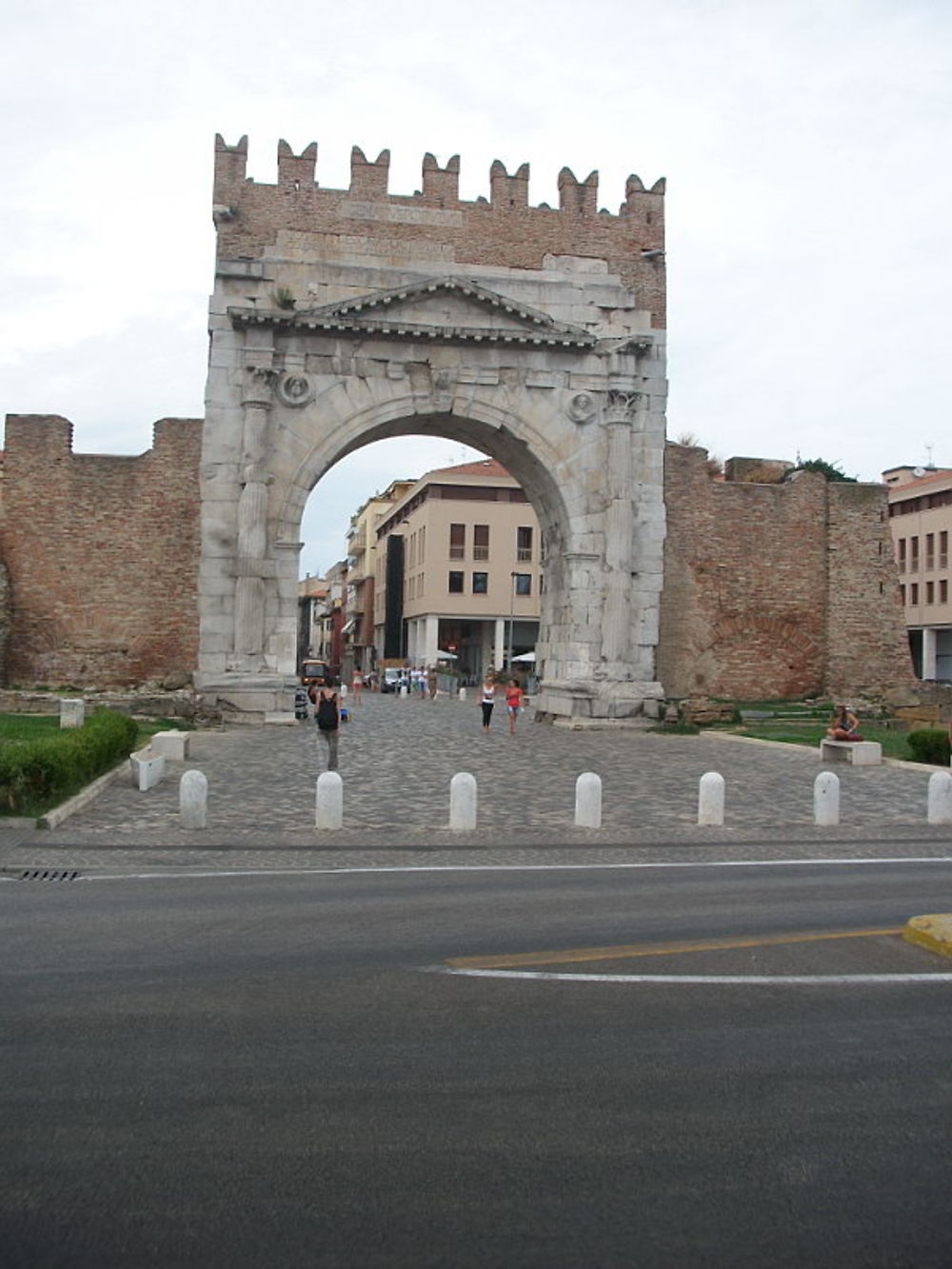 Rimini arc de triomphe d'Auguste