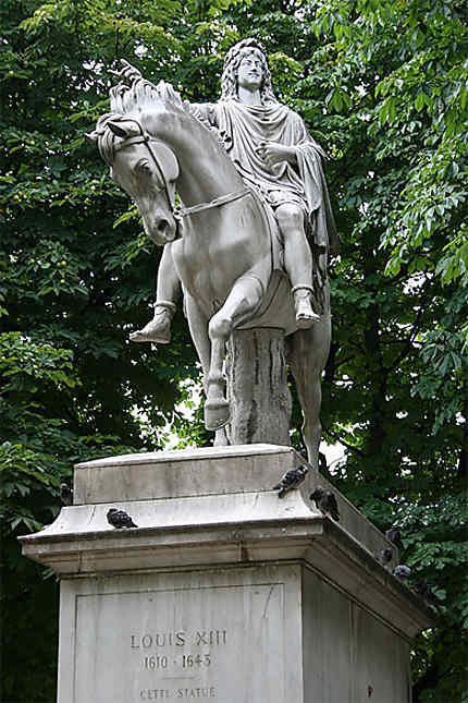 Statue équestre de Louis XIII