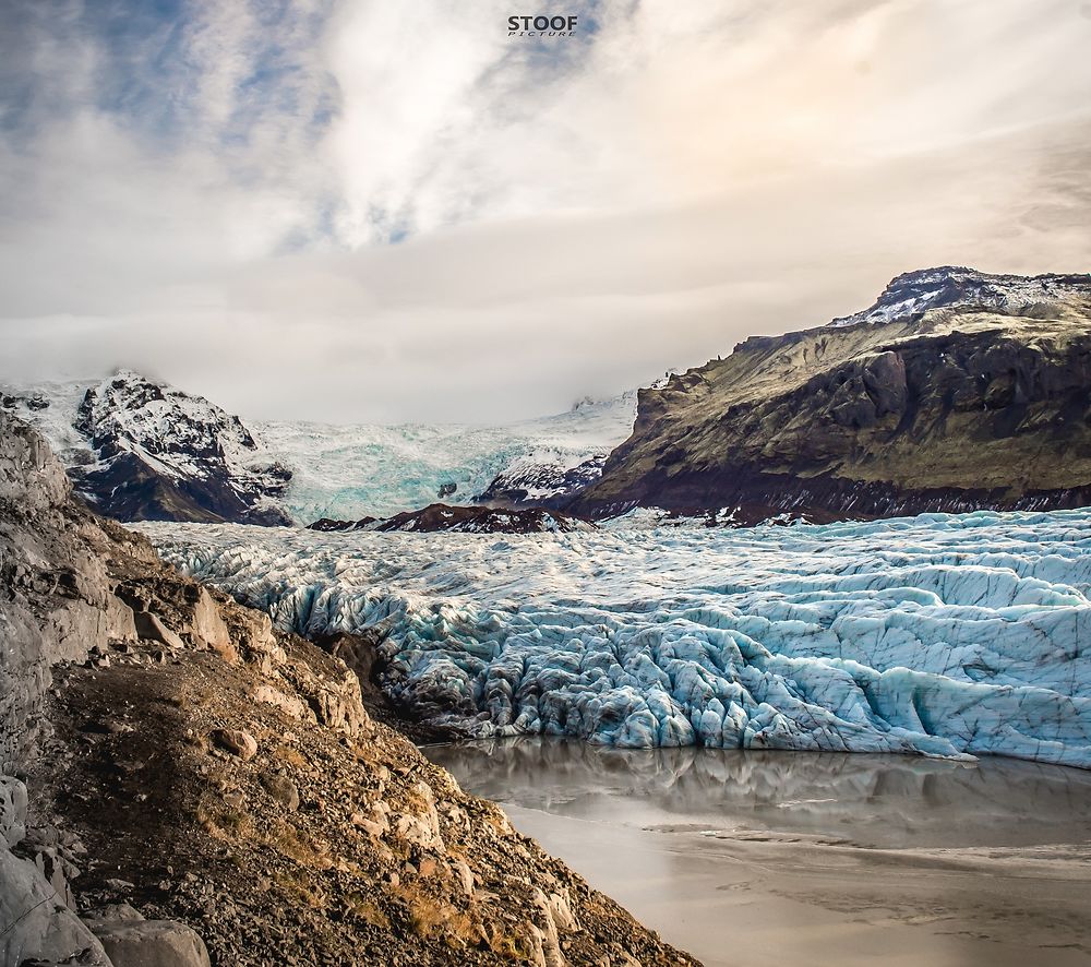 Seul face au glacier