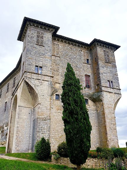 Château de Lavardens à Gers 