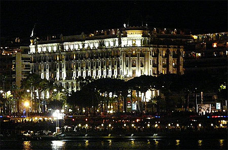Le Carlton de nuit Le Carlton de nuit