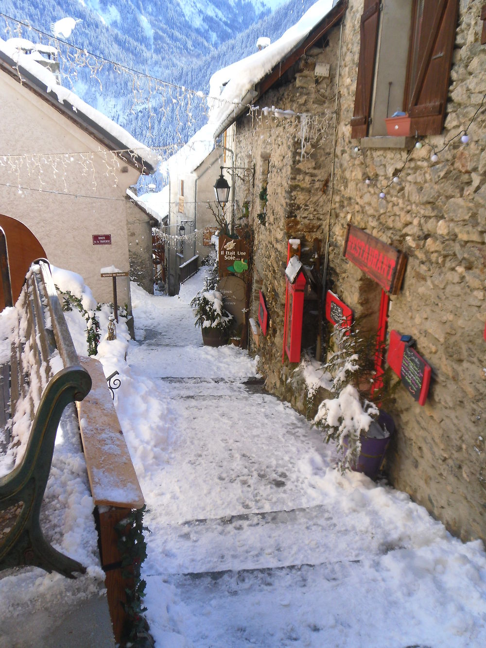 Ruelle pavée à Venosc village