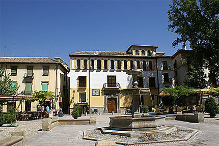 Plaza Paseo de los Tristes