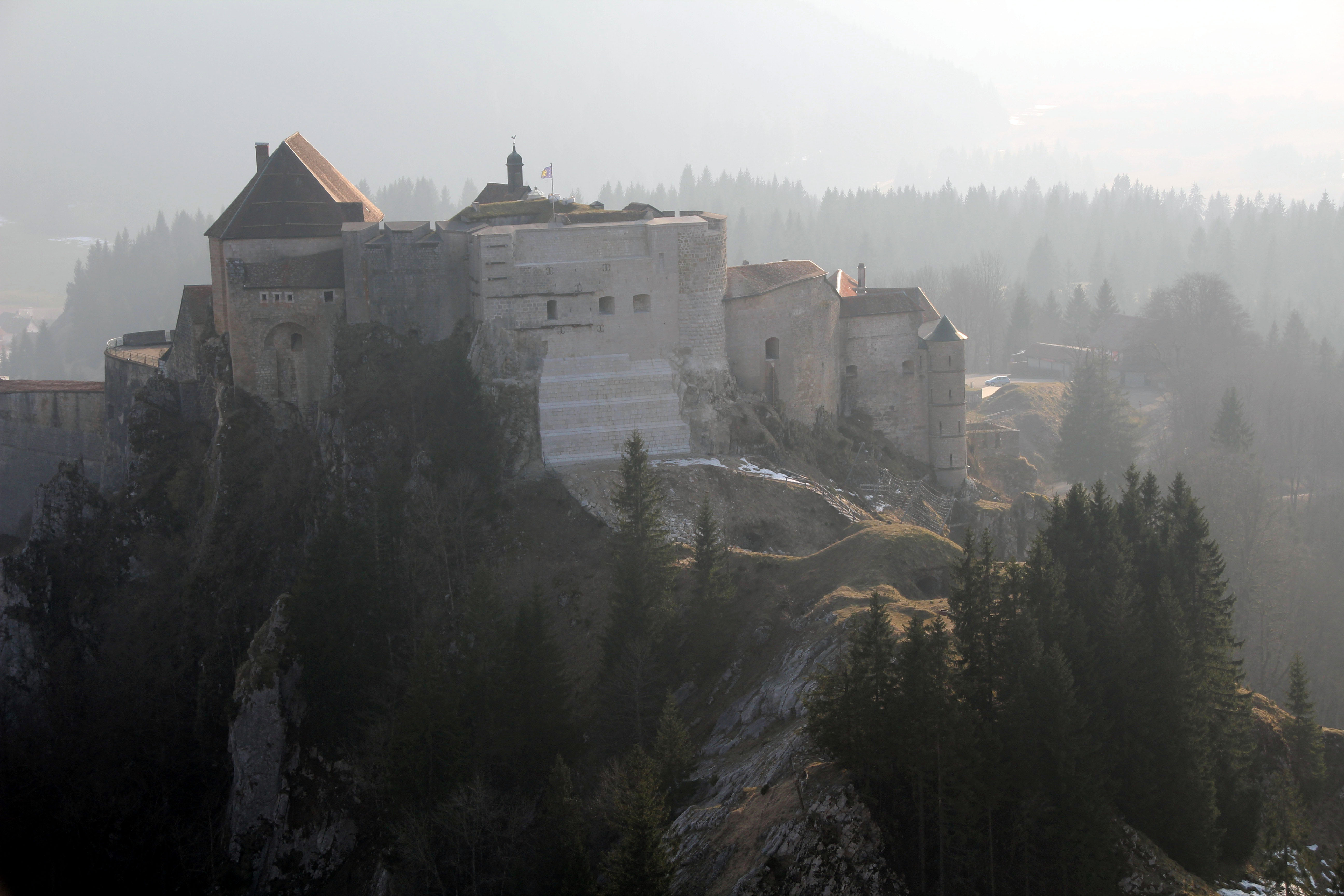 Château dans les brumes Château dans les brumes