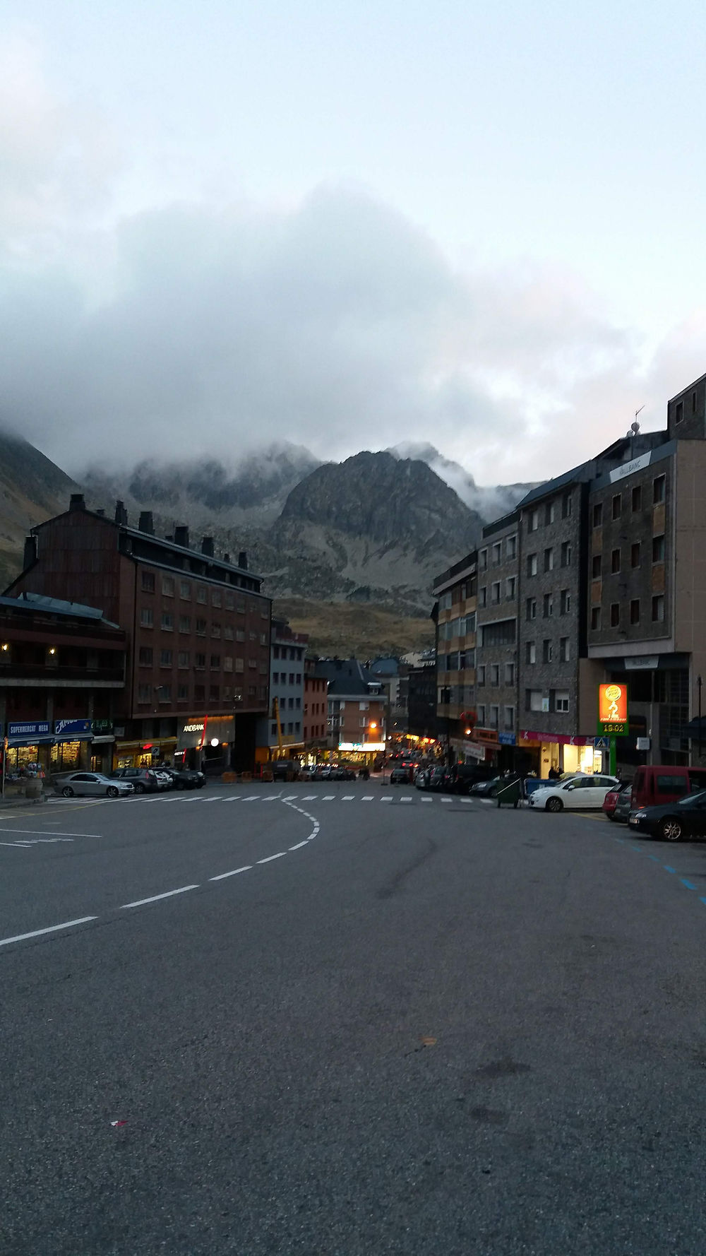 Pas de la Cassa Andorre, centre commercial