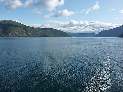 Fjord vu de bateau