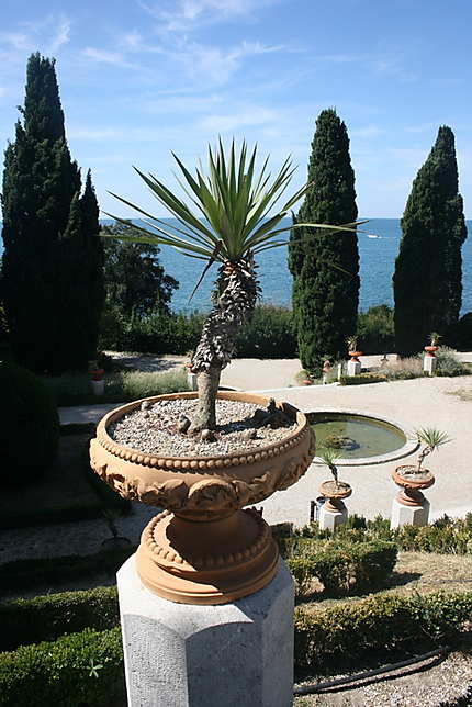 Jardin à l'italienne devant l'Adriatique