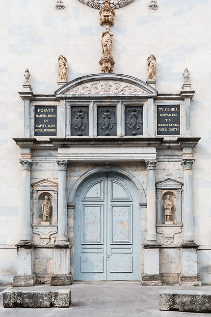 Besançon, L'église Notre-Dame, Superbe façade