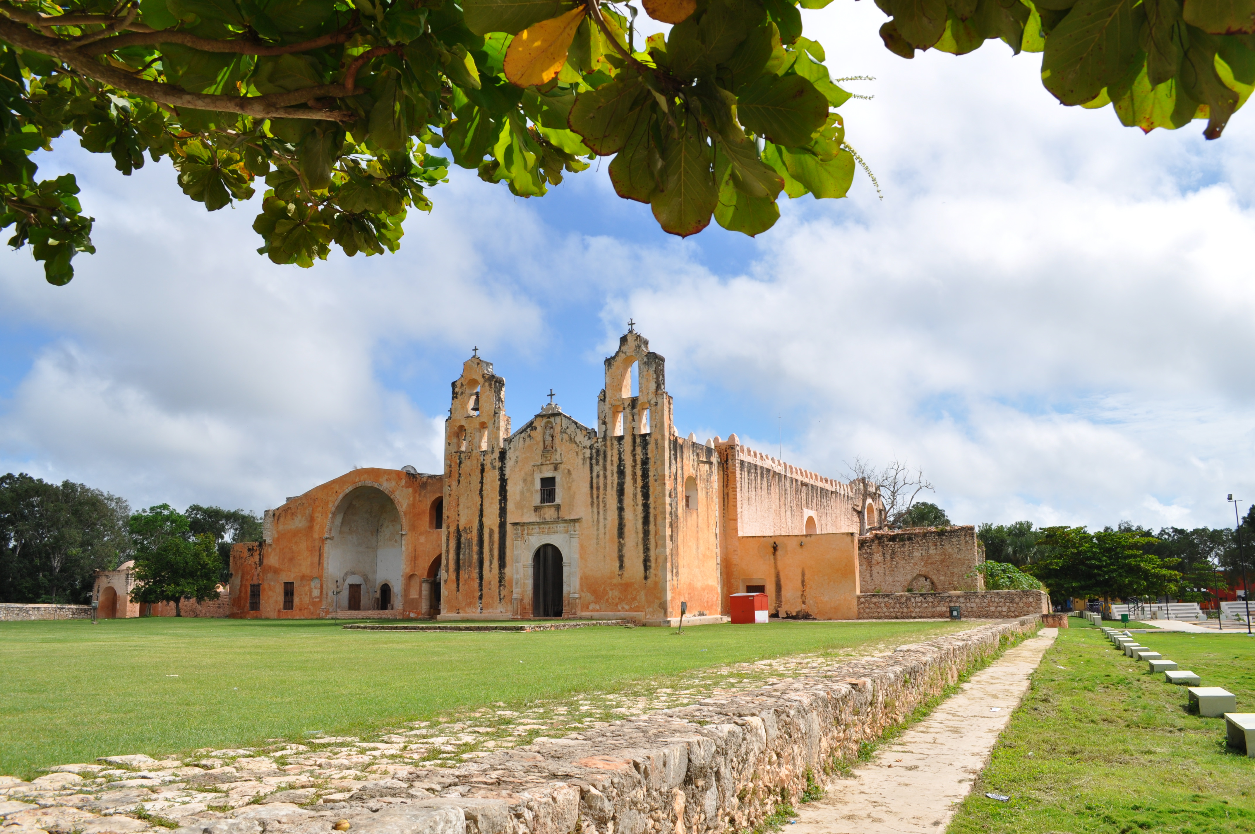 Iglesia de San Miguel Arcangel ville de Mani