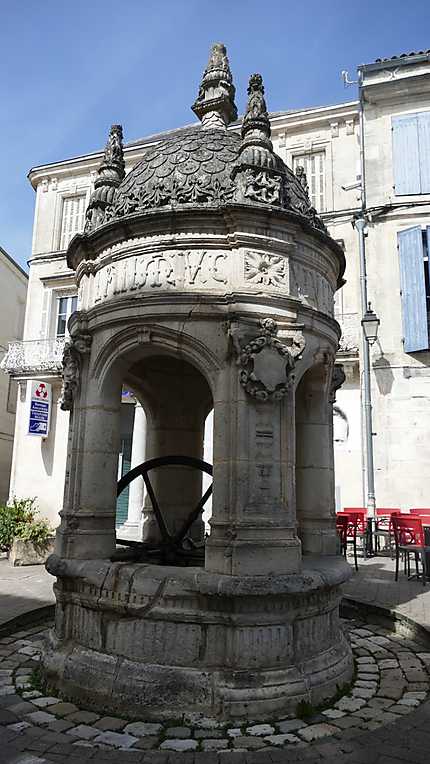 La Fontaine du Pilori de Saint-Jean-d'Angély