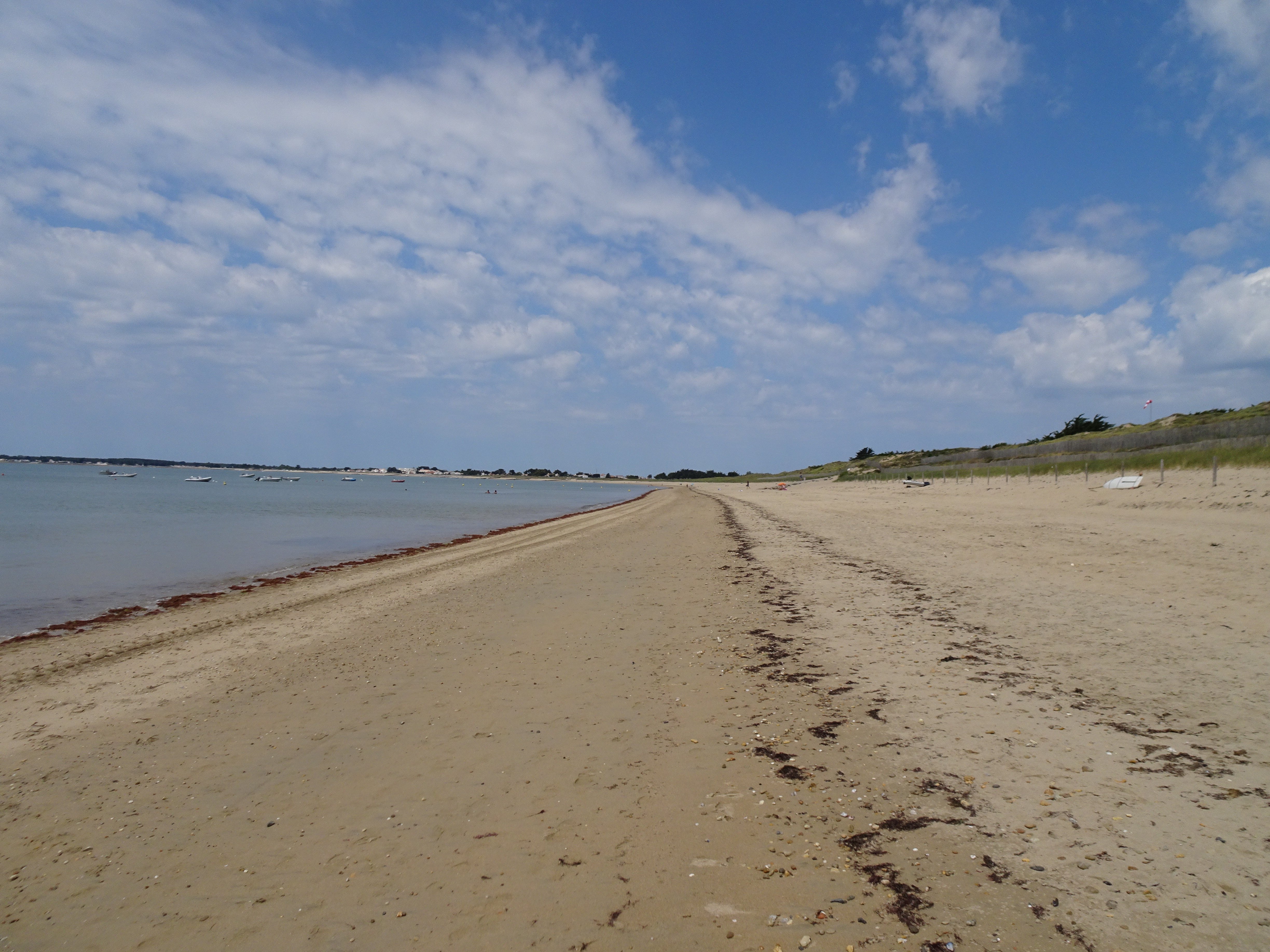 Plage des sables d'or au calme Plage des sables d'or au calme