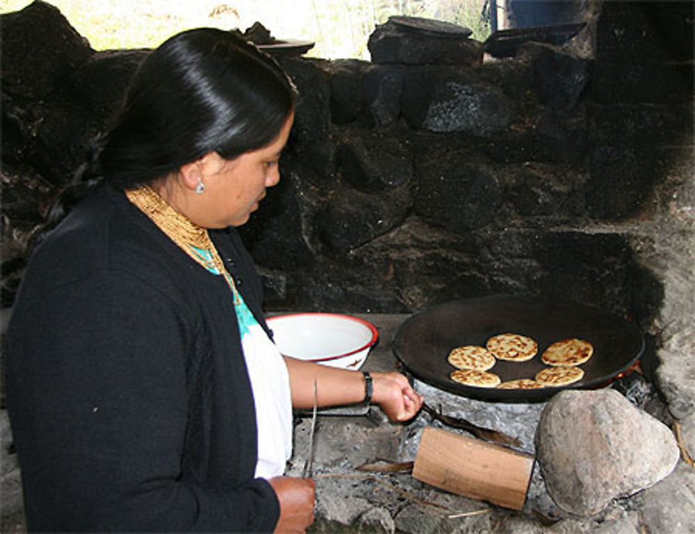 Préparation des galettes de maïs