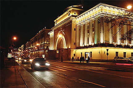Saint Petersbourg de nuit 