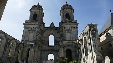 Tours de l'ancienne église St-Jean-Baptiste
