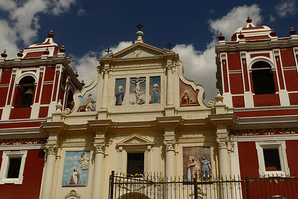 Une des nombreuses églises de Leon