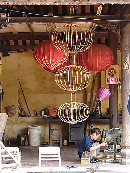 Atelier de lanternes à Hoi Han
