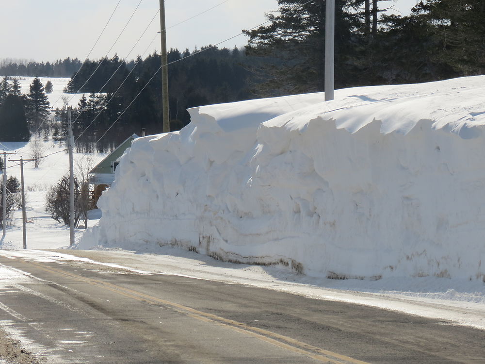 Beaucoup de neige à St-Damase