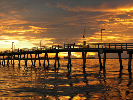 Coucher de soleil sur le ponton de Sarasota Coucher de soleil sur le ponton de Sarasota