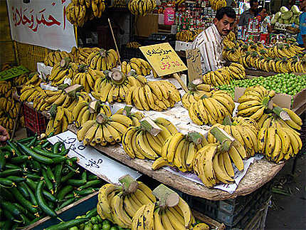 Bananes sur le marché à Amman en Jordanie
