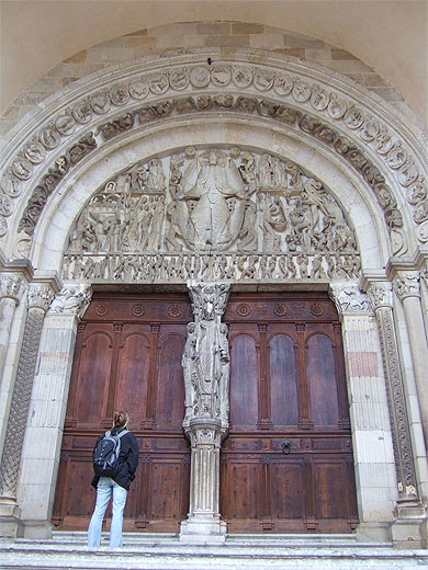 Tympan de la cathédrale d'Autun Tympan de la cathédrale d'Autun