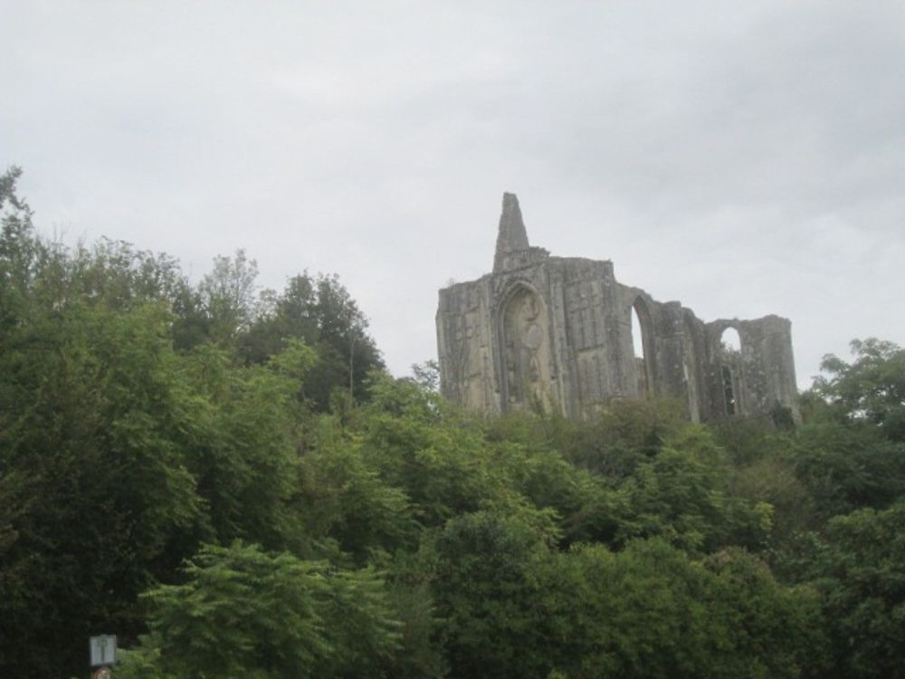 La collégiale des Roches Tranchelion