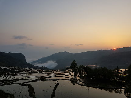 Lever de soleil sur les rizières de Duoyishu