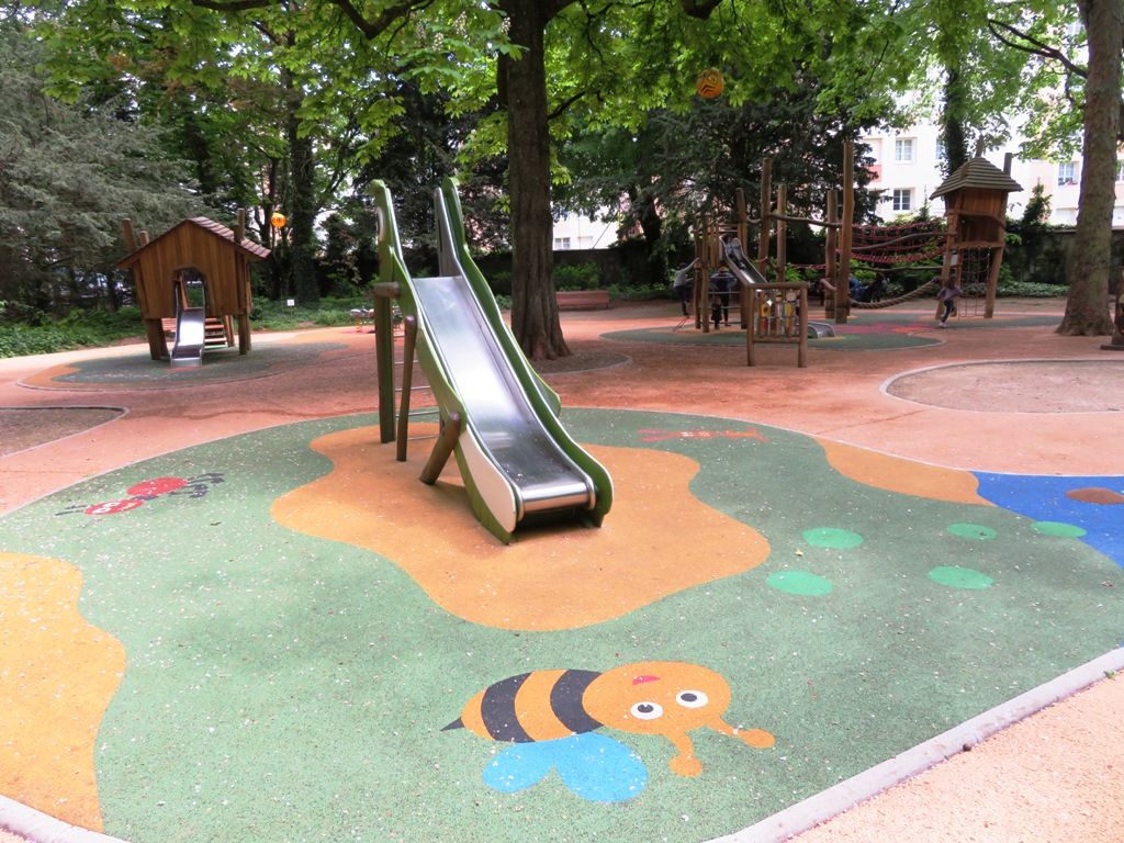 Espace jeux pour vos enfants parc Dupeyroux