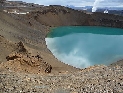 Un ancien cratère de volcan transformé en lac