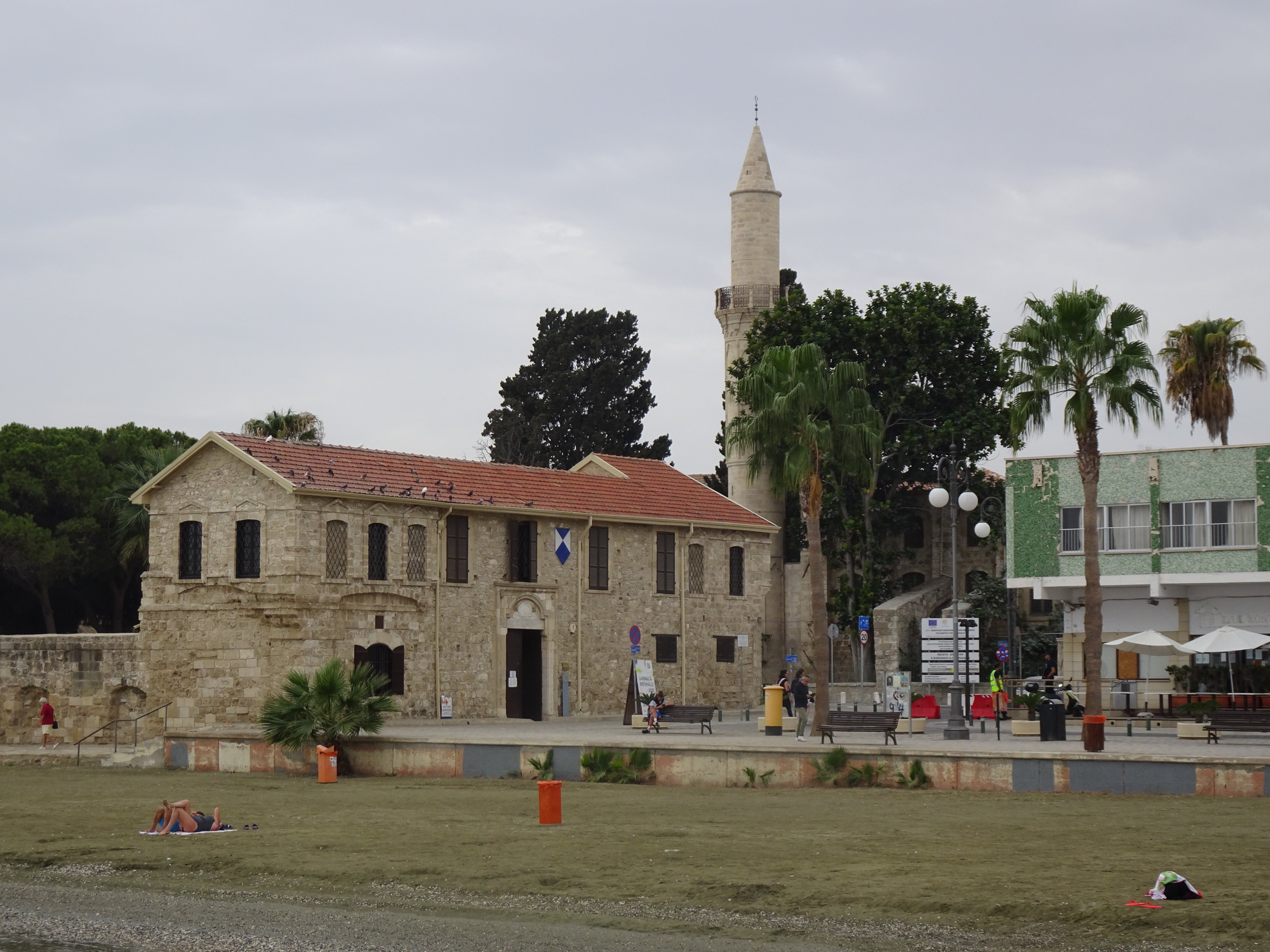 Minaret de la mosquée de Larnaca en centre-ville Minaret de la mosquée de Larnaca en centre-ville