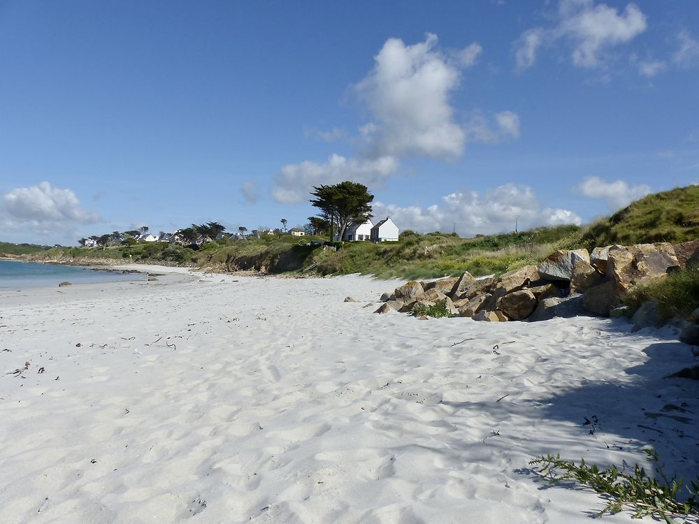 La plage de sable blanc