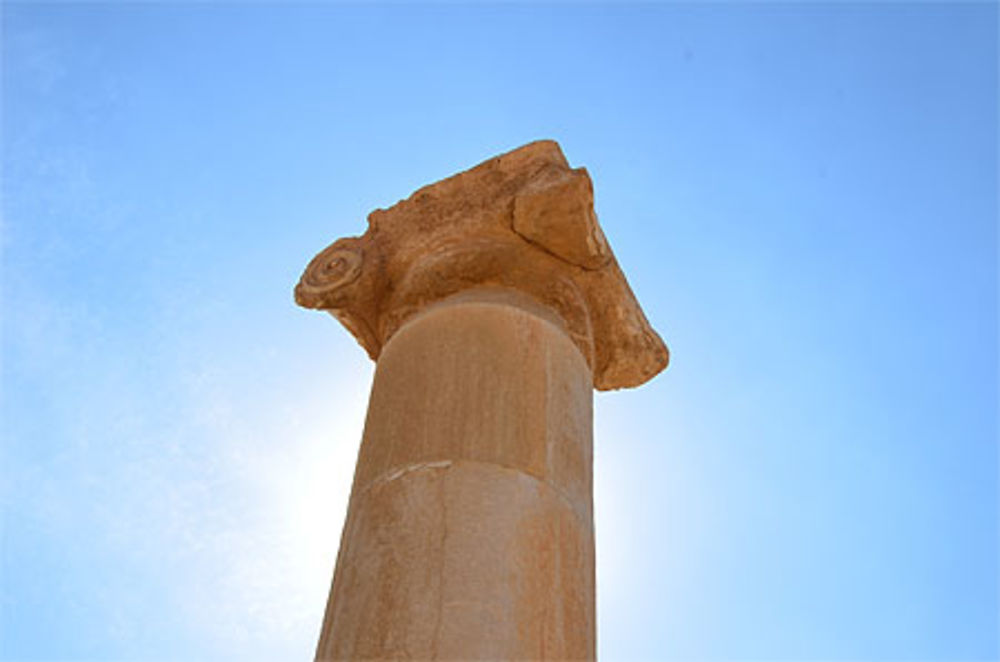 Forteresse de Machéronte, colonne redressée