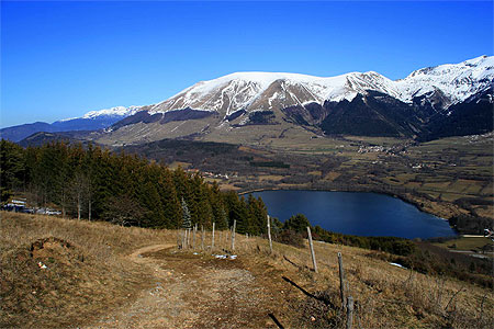 Lac de Pierre-Châtel Lac de Pierre-Châtel