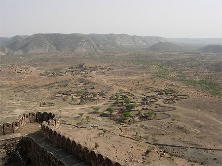 Réserve de Sariska depuis le fort Kankwari