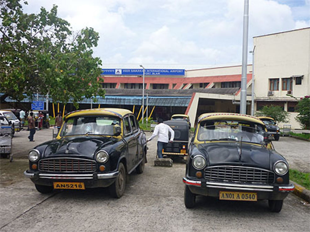 Taxi devant l'aéroport à Port Blair