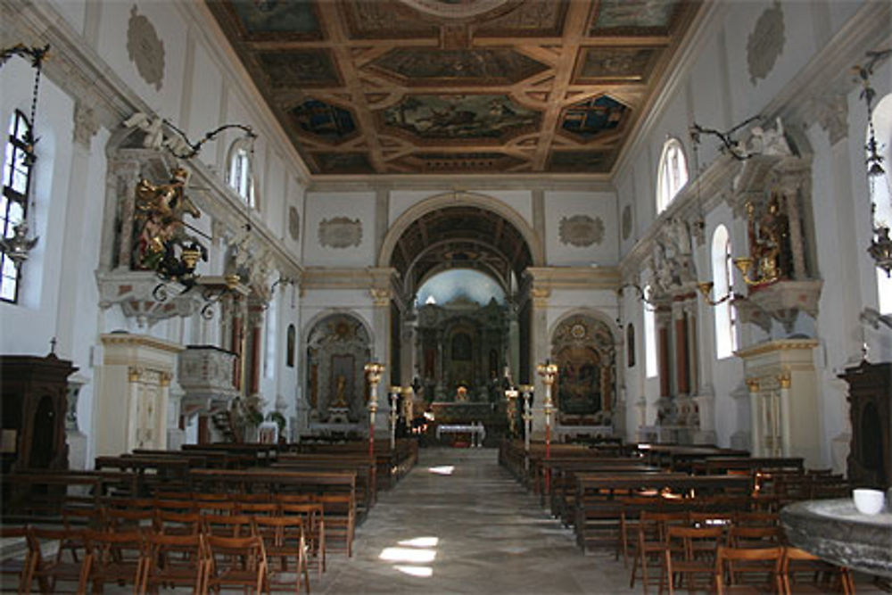 Intérieur de l'église Saint-Georges